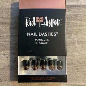 Red Aspen Nail Dashes